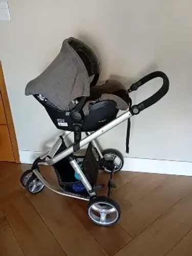 Carrinho de bebê com bebê conforto Safety 1st (3 em 1) - valor negociável