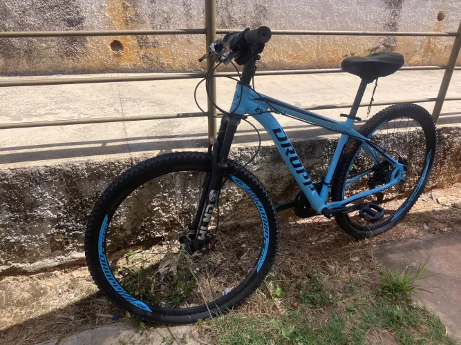 Bicicleta aro 29/ 27 marchas
