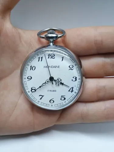 Relógio de bolso Mondaine à corda