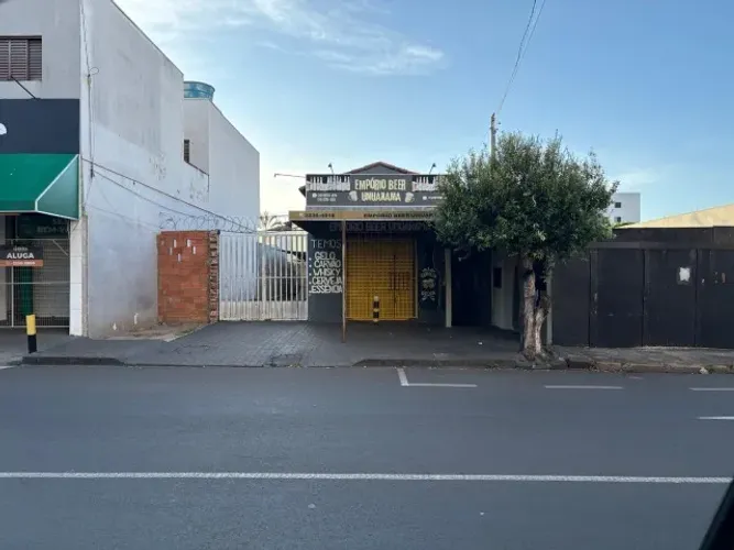 Terreno 300m² em Frente ao Terminal Umuarama na Afonso Pena