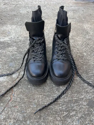 Bota Arezzo nova