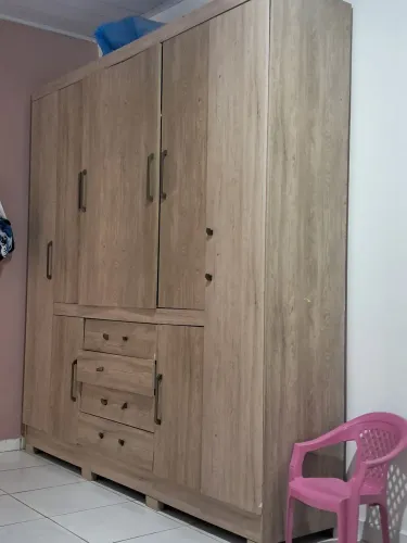 Vende se Guarda roupa 6 portas