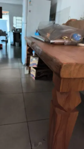 Mesa de Jantar em Peroba Rosa (Madeira Maciça) + 8 Cadeiras