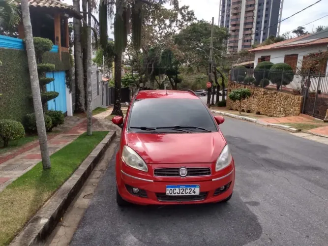 Fiat Idea Attractive 1.4 Fire Flex 8V 5P 2012