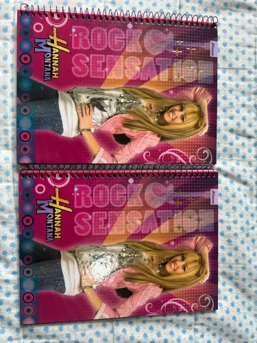 caderno hannah montana vintage anos 2000