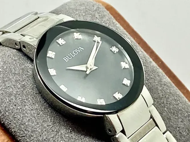 Relógio Feminino Bulova 96P172 - Madrepérola - 26mm