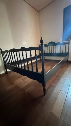Cama de Casal em Madeira Maciça Nobre | Excelente Estado