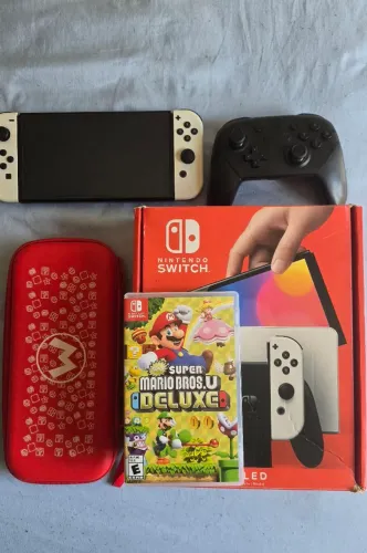 Nintendo Switch OLED + Pro Controler + Jogo + Case