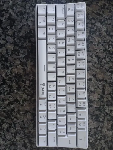 Teclado Gamer Clean 60% e Mouse Gamer Branco Ergonômico