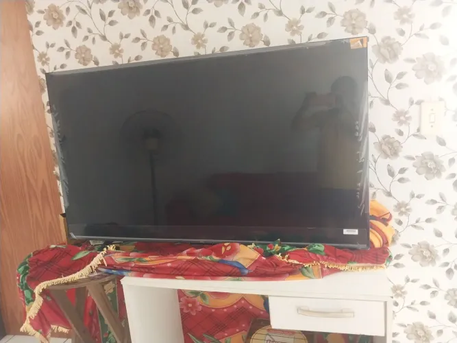 Tv tcl" 52"