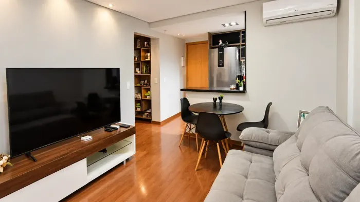 Apartamento reformado com 2 quartos e 2 vagas em Samambaia Sul
