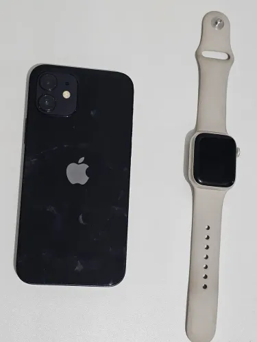 Iphone 12 + Watch Series 8