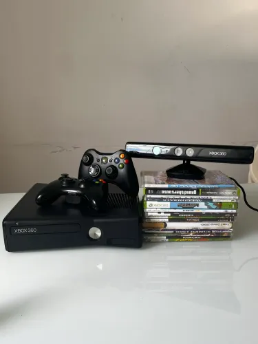 Xbox 360 Completo com 15 Jogos e Kinect