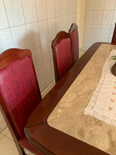 Mesa de granito com 8 lugares 