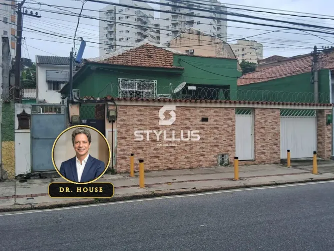 Casa Linear com Quintal e Varanda em Todos os Santos! M70U
