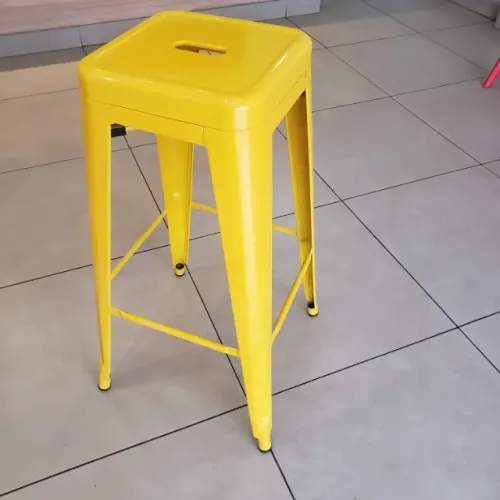 Vendo 4 banqueta alta R$ 150,00 cada