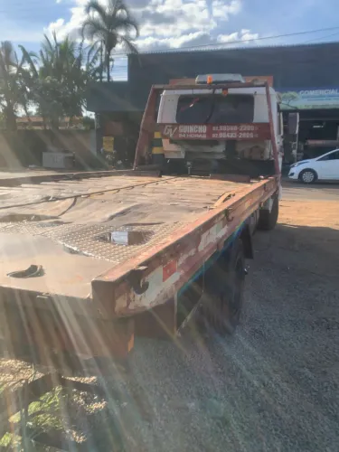 Vendo caminhão guincho , funcionando perfeitamente !!