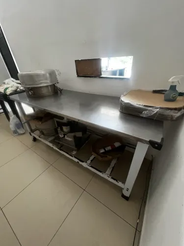 MESA DE INOX