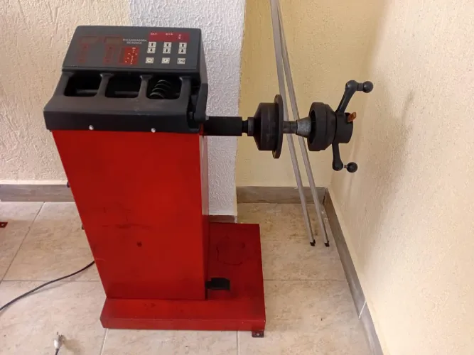 Balanceadora de rodas manual 