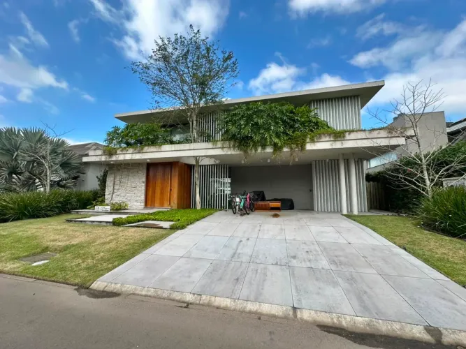 Casa 5 dormitórios no Condomínio Villagio de Atlantida