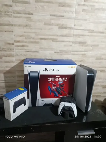 PS5 FAT 825GB COM 2 CONTROLES + 52 JOGOS DIGITAIS