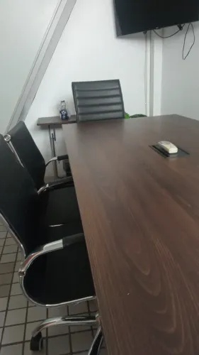 Sala comercial em rua São Pedro de Alcântara
