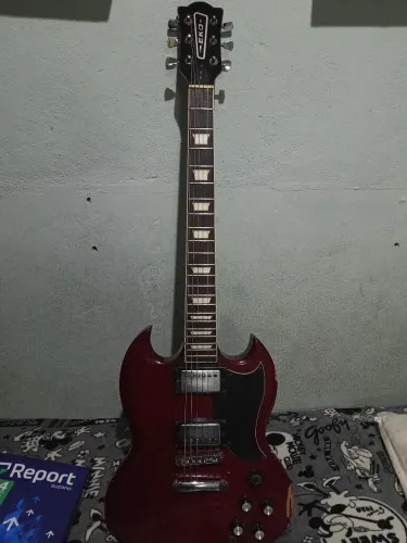Vendo guitarra SG da eko