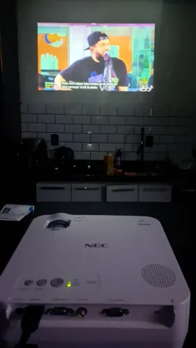 VENDO PROJETOR NEC VE 282