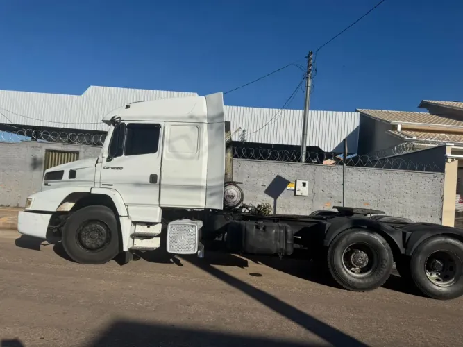 Caminhão LS 1938 cavalo mecânico arrumado pronto pra estrada