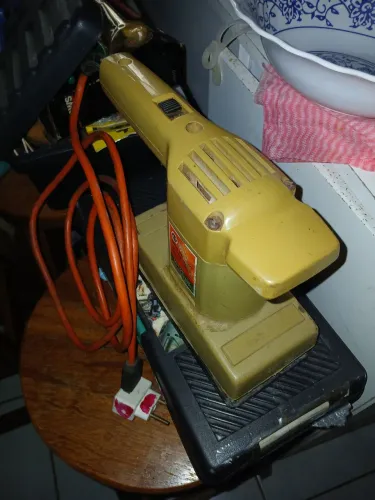 Lixadeira Black e Decker 
