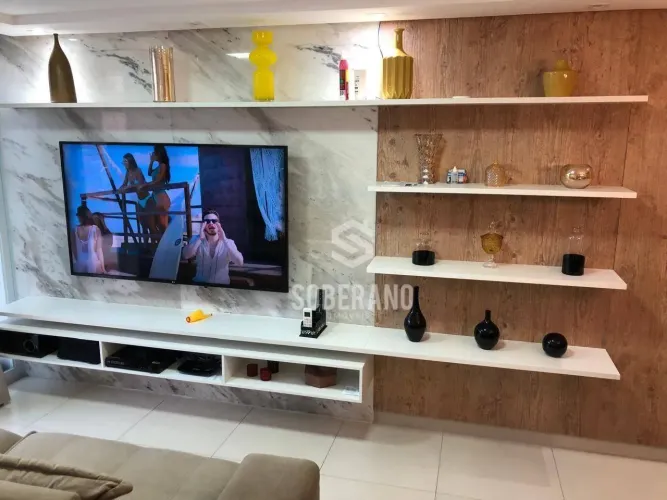 Apartamento com 2 dormitórios à venda, 131m² de área total por R$ 600.000 - Intermares - C