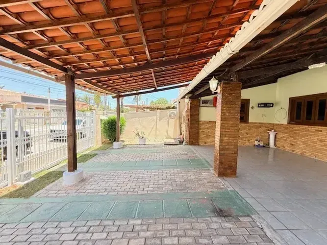 Venda Casa Condomínio Fechado Térrea Três vagas de Garagem