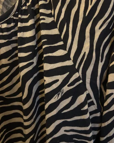 Blusa linda animal print importada Michel Kors original