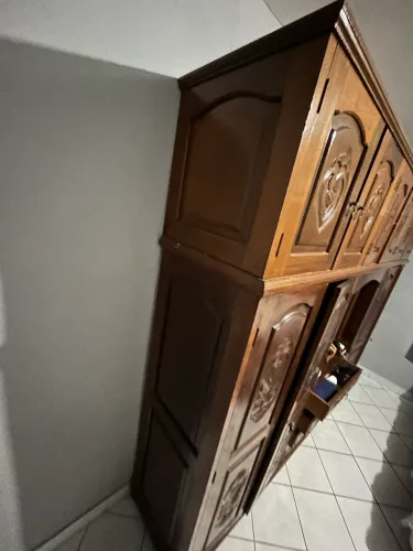 Vendo guarda roupa madeira mogno