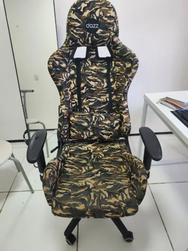 Cadeira Gamer camuflada com almofada de cabeça e lombar