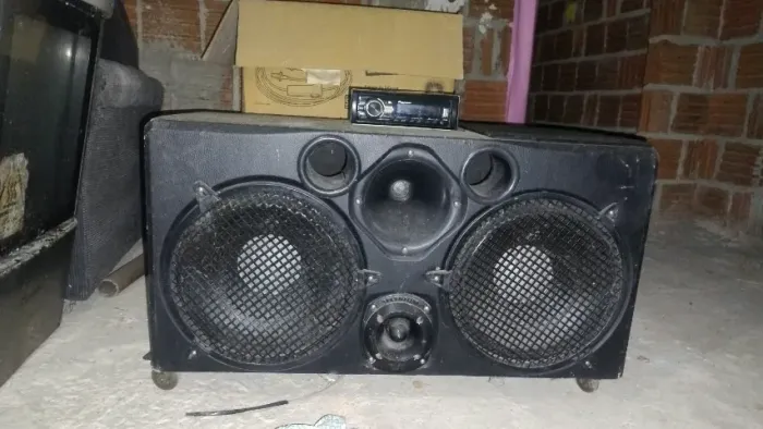 Vendo caixa de som com toca cd Pioneer..