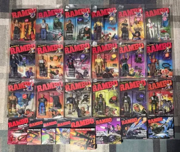 Coleção completa Rambo Coleco / Glasslite com 18 bonecos e 8 armas extras
