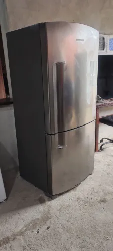 Geladeira inverte