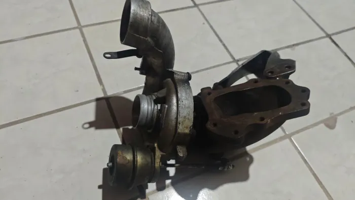 turbocompressor BorgWarner, modelo K04, com número de peça A0510905680.