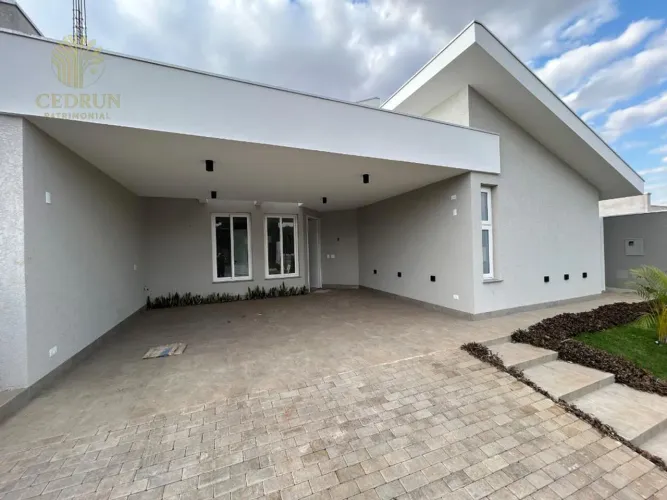 Casa à venda em Maringá, Parque Industrial, com 3 suítes, com 261.68 m²