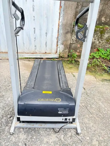 Vendo troco esteira Movement Master profissional e residencial ideal para academias 