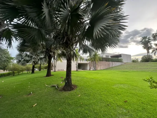 Condomínio Japuíra 1438m² e 3333m² terreno em Ribeirão da Ponte - Cuiabá - MT