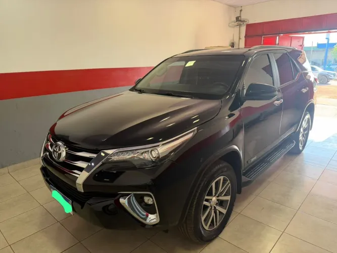 Toyota Hilux SW4 SRX 4X4 2.8 TDI 16V Dies. Aut. 2019