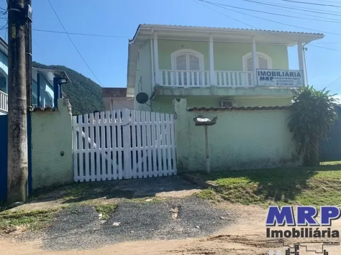 Sobrado para locação definitvia em Ubatuba, com 4 suites a 200 metros da praia do Sapê, en