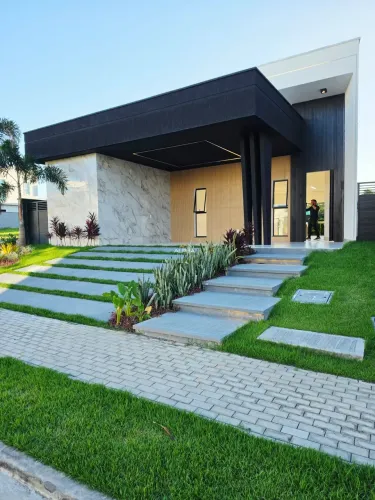 Casa Plana de Alto Padrão à Venda na Cidade Alpha Terras 1 | 3 suítes e piscina
