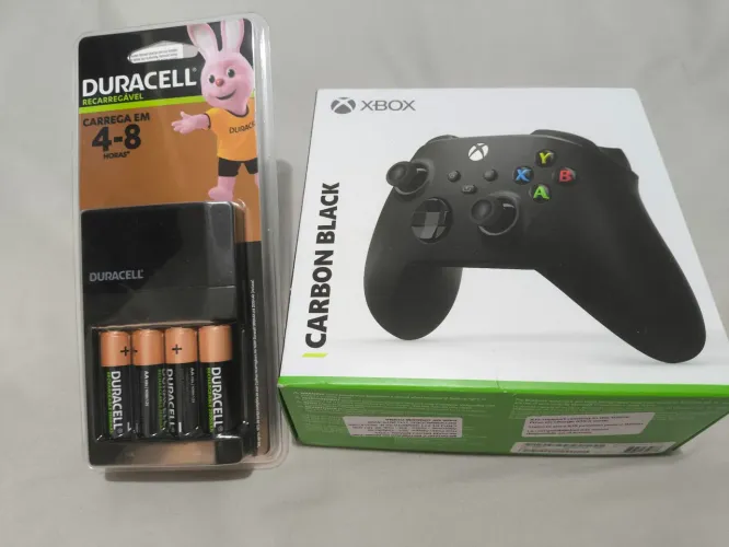 Controle Xbox e carregador DURACELL
