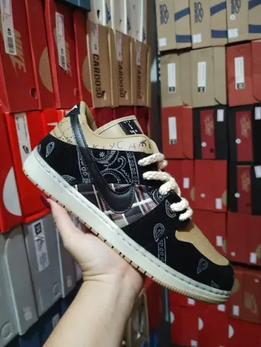 Nike SB Dunk Low