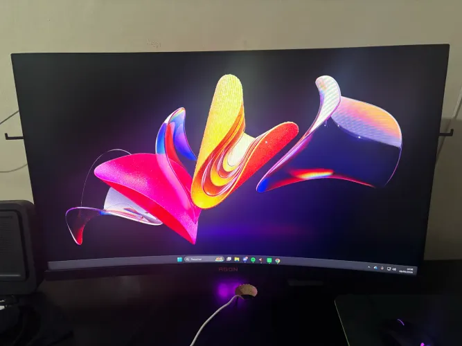 Monitor Gamer Agon 32 curvo 165hz 1ms Va Ag323fcxe, Junto com braço articulado 