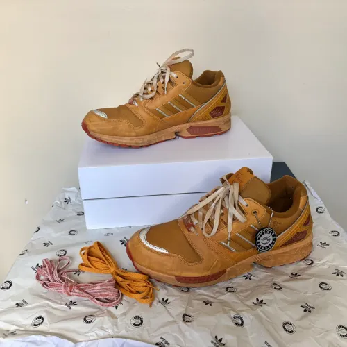 END. Clothing x adidas ZX8000 Consortium Cup Future, tamanho 42 (us 10)