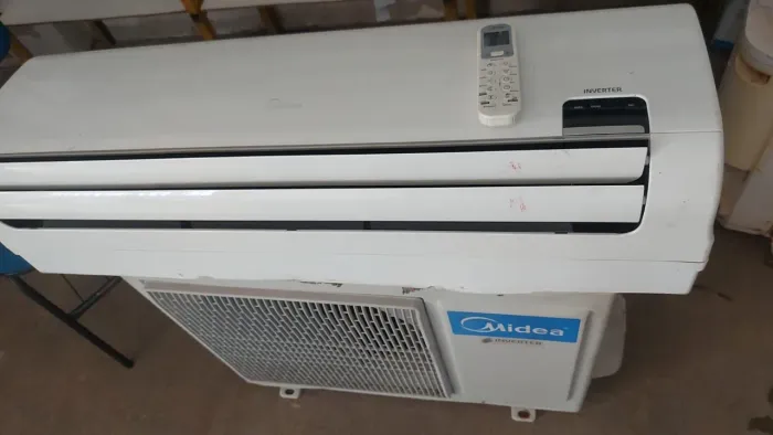 AR-CONDICIONADO MIDEA INVERTER 18.000 BTUs
